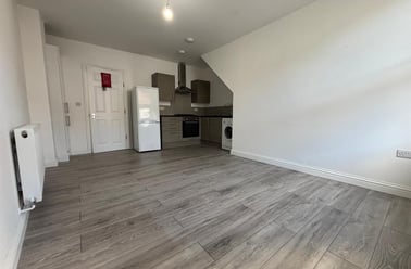 Frogmore Road, Fratton, Portsmouth - Image 3